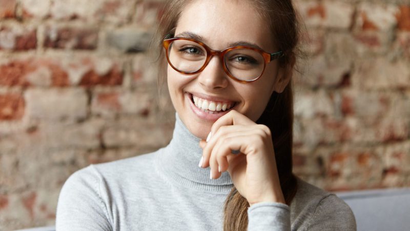 Okulary Versace dla kobiet – modne okulary do poprawy wzroku
